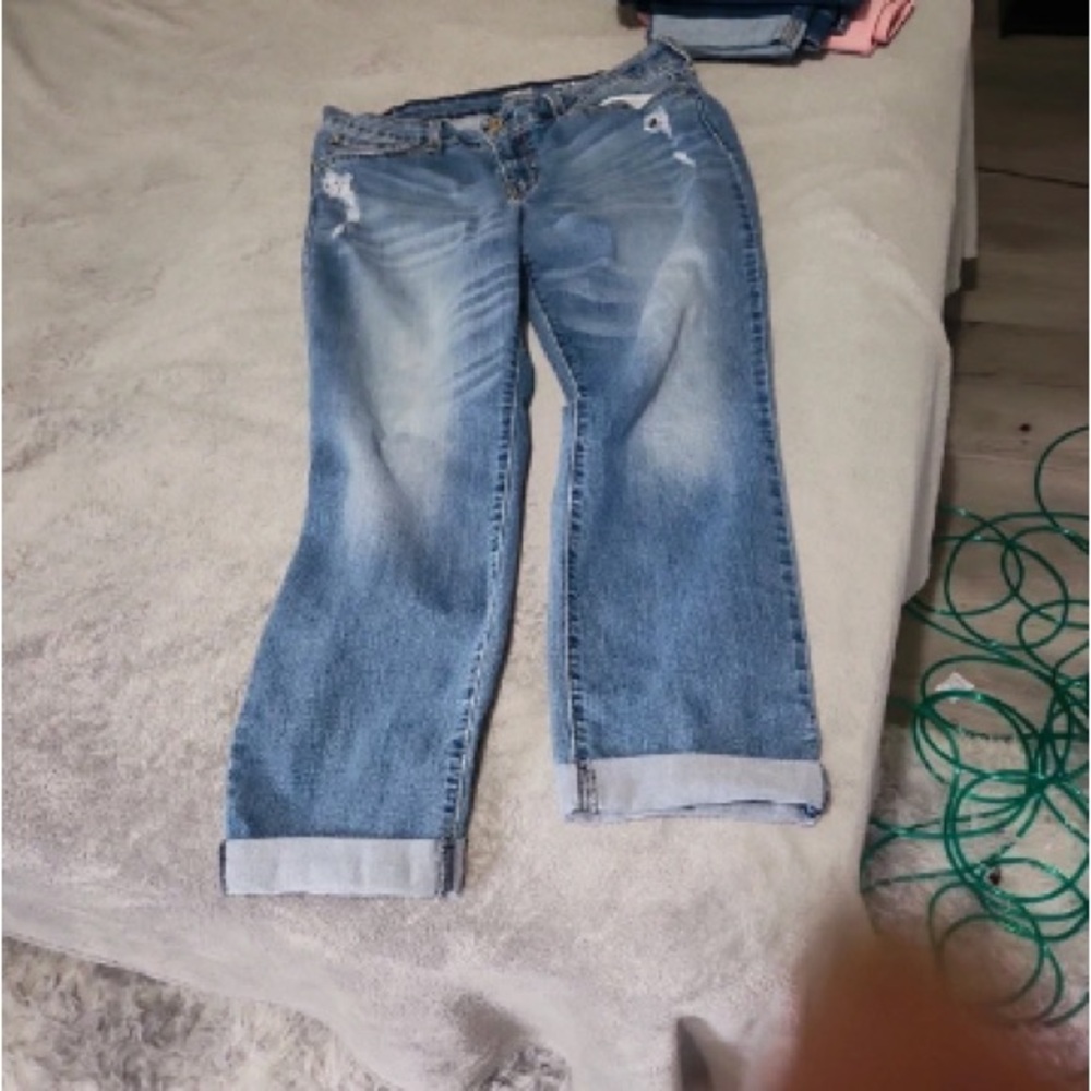 Classic Women's Light Wash Straight-Leg Jeans - Light Blue